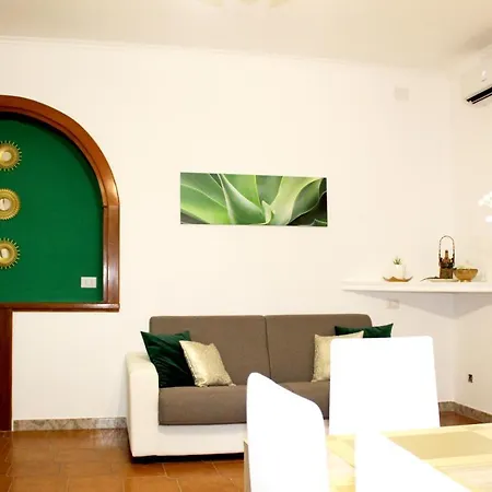 Sandro Apartment *